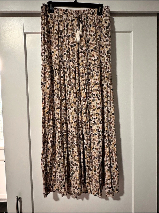 Mossimo Supply Co. Dresses & Skirts - Mossimo Floral Maxi Skirt in Cream & Brown Size Medium